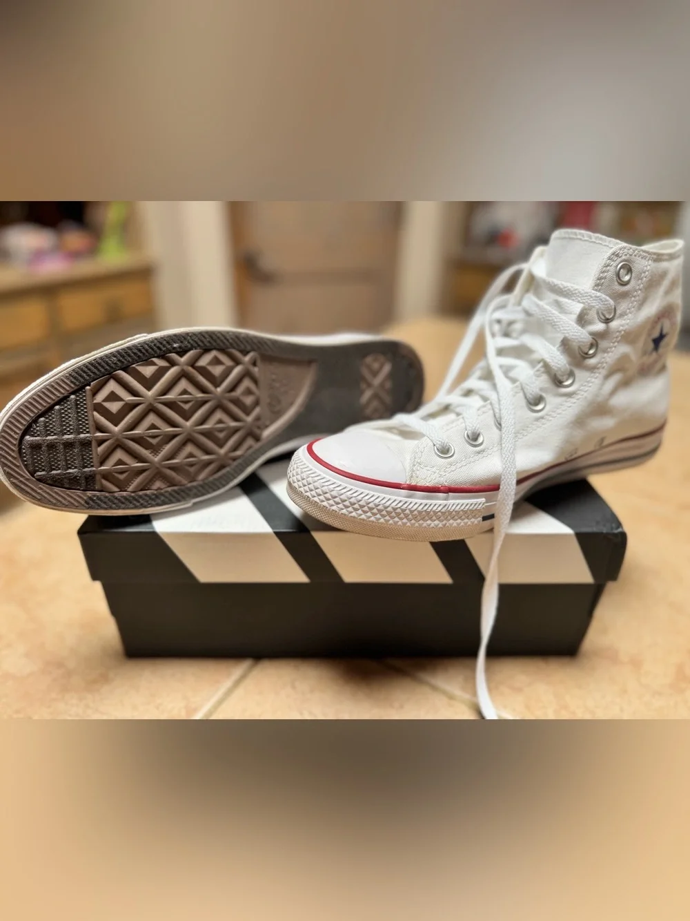 Converse men’s 8.5 White High-Top Sneakers with Red Trim Never worn